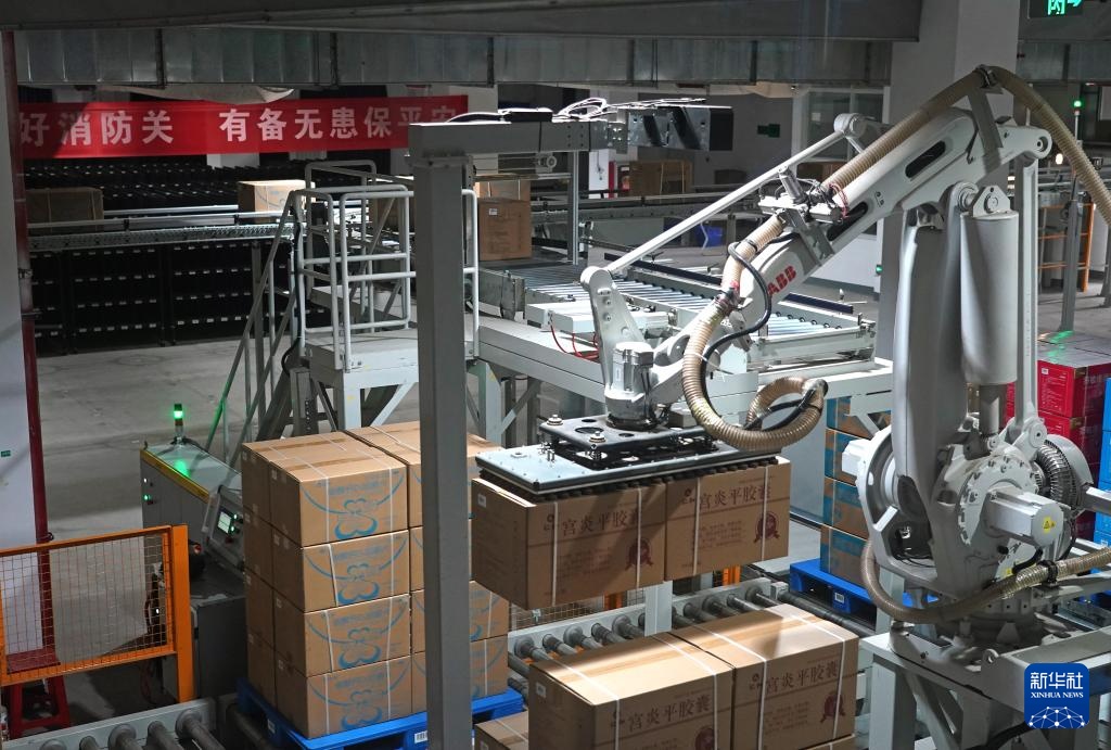活力中国调研行丨‘老药方’邂逅智慧工厂 中医药产业焕新升级